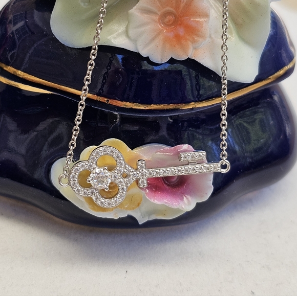 925 Silver Key Bracelet with CZs Bolo Adjustable Like New Without Tags - Picture 7 of 14